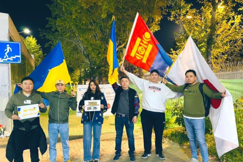 ОХУ-ын ерөнхийлөгч В.В.Путинийг эсэргүүцсэн жагсагчдыг цагдаагийн алба хаагчид саатуулжээ